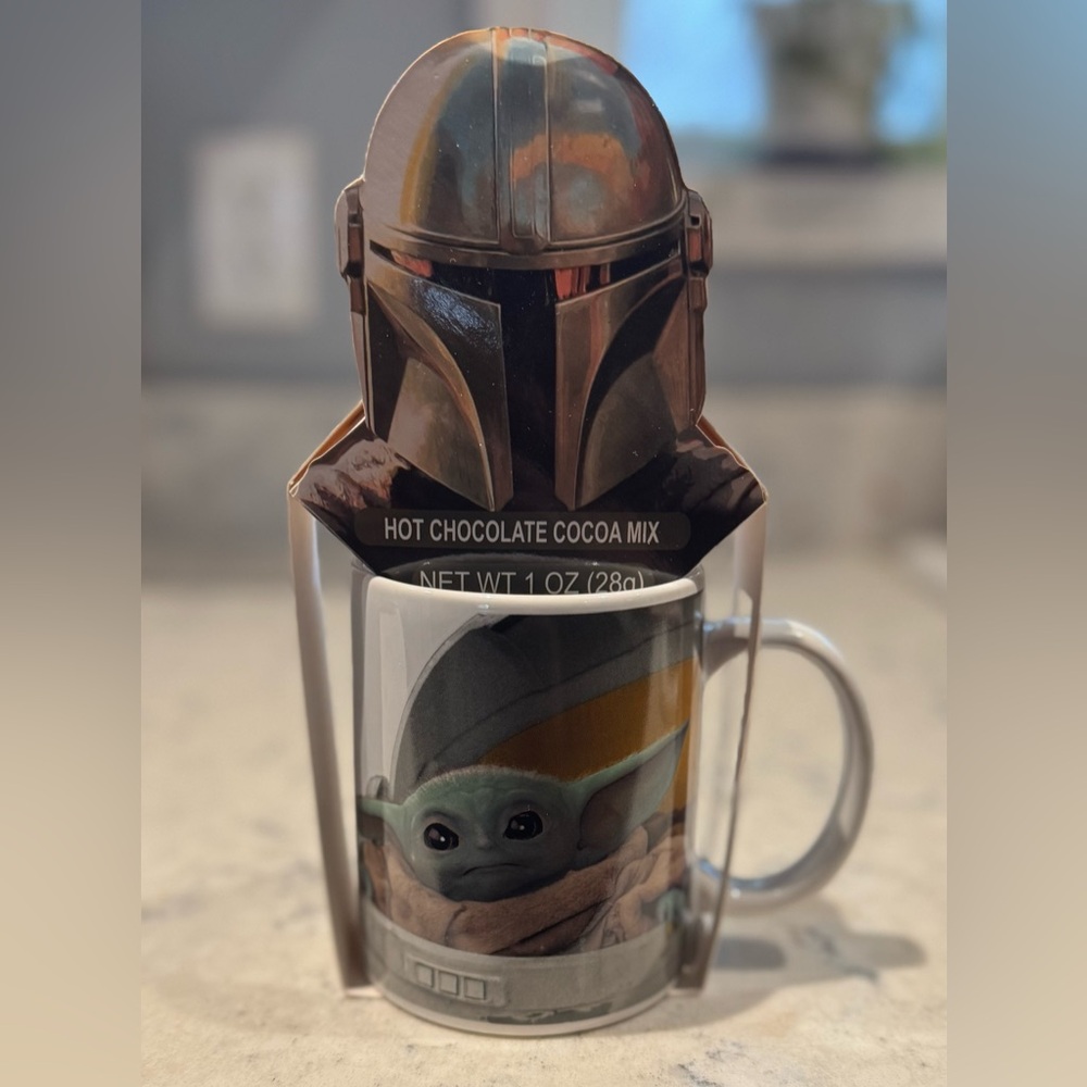 NWT Grogu/Baby Yoda/The Child mug, collectible The Mandolorian Star Wars Disney
